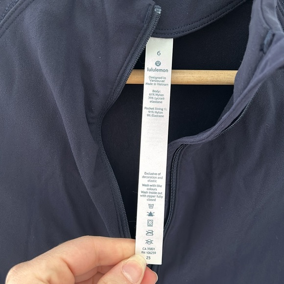 Lululemon Toasty Tech 1/2 Zip - Picture 8 of 9